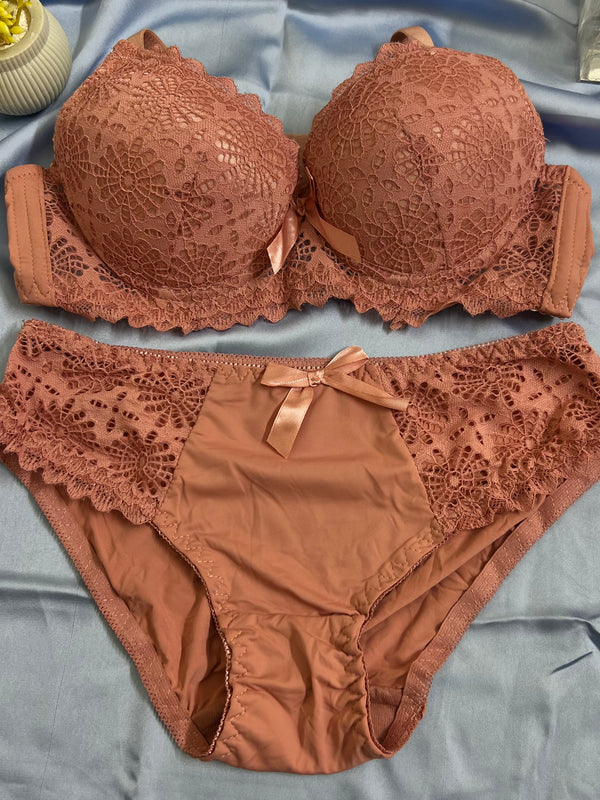 Feather Fit Rosewood Scalloped Lace Set – Padded Support Bra & Full Coverage Panty Set for Women Pakistan