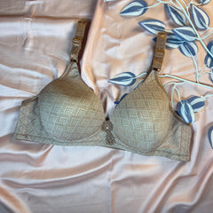 Feather Fit Geometric Print Padded Bra – Wireless Seamless Everyday Support Bra for Women Pakistan