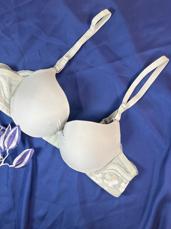 Feather Fit Magenta Silk-Touch Lace Bra – Seamless Padded Wireless T-Shirt Bra for Women Pakistan